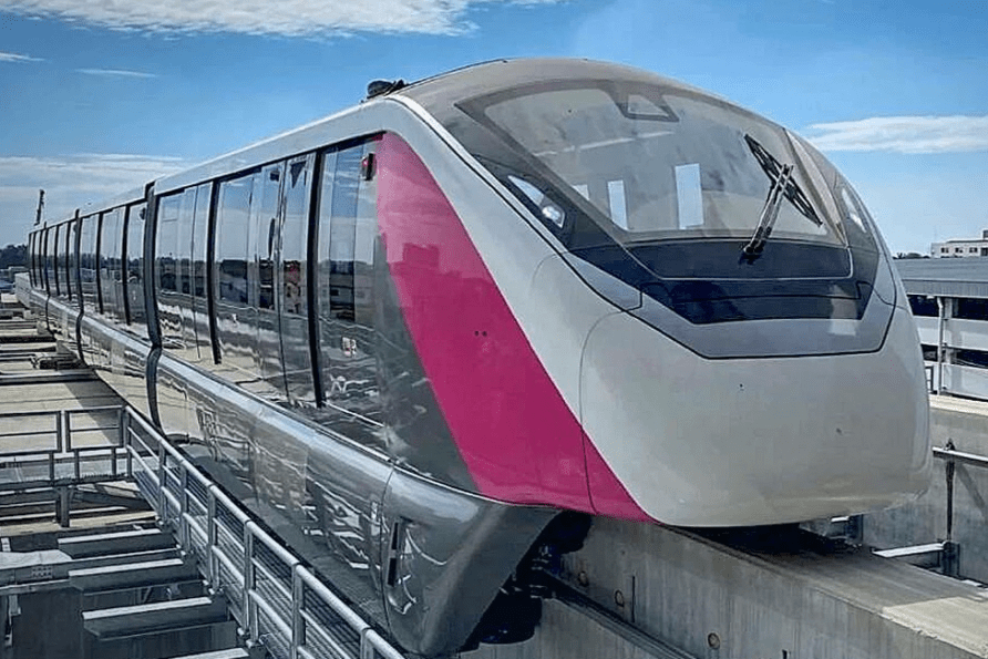 Bangkok: Ilmaista kyytiä Pink Linen junissa